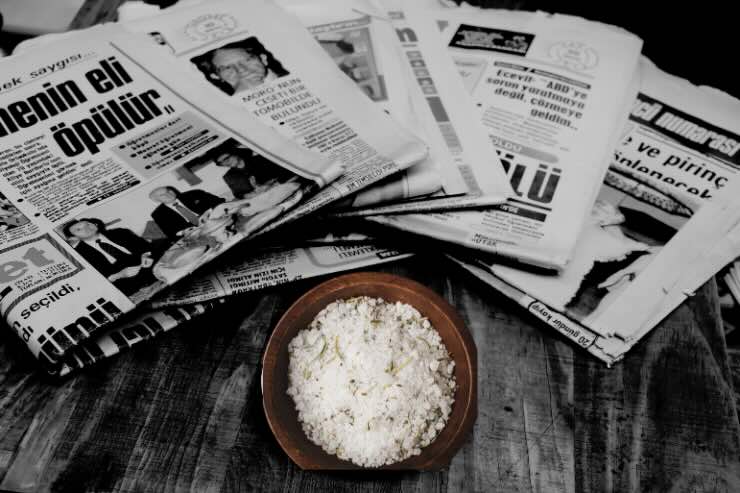 giornale e bicarbonato